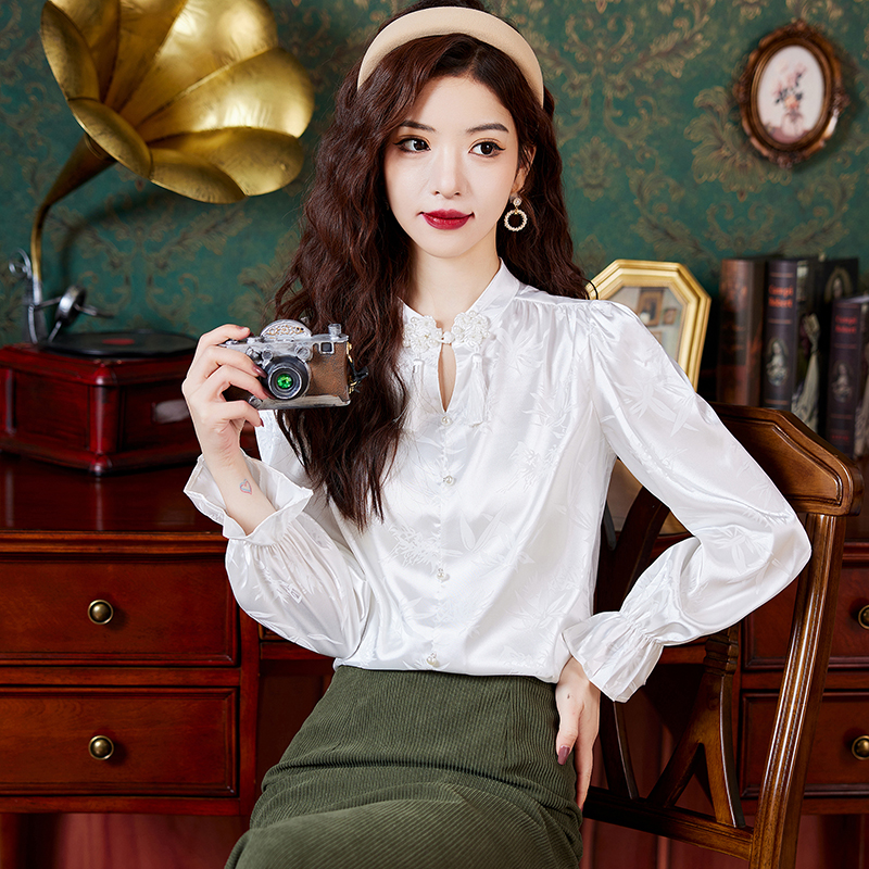 New Chinese style plate button temperament hollow retro printed shirt for women spring 2024 new fashion versatile shirt tops