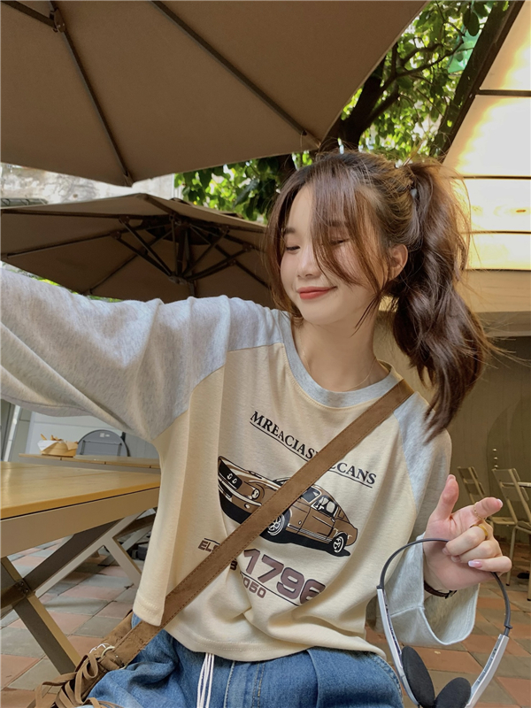 Real shot!  Contrast color design printed long-sleeved T-shirt for women ins retro loose short round neck lazy top