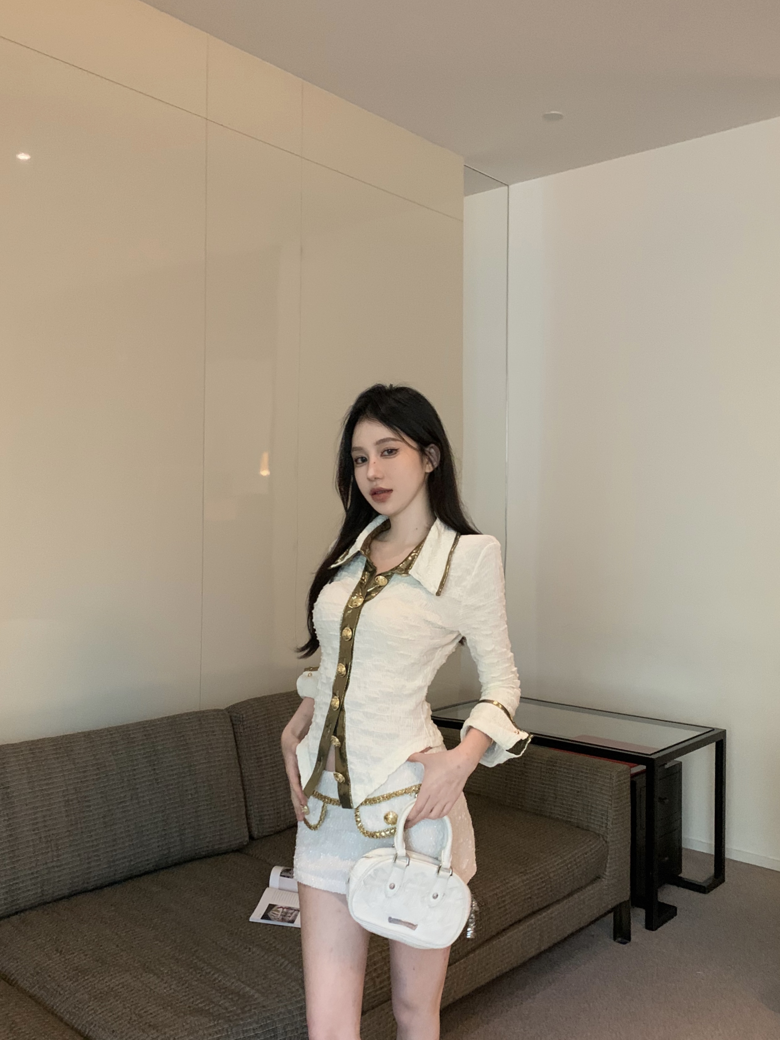 Real shot of sexy daughter, pleated textured lapel, long-sleeved waist, slimming stretch shirt