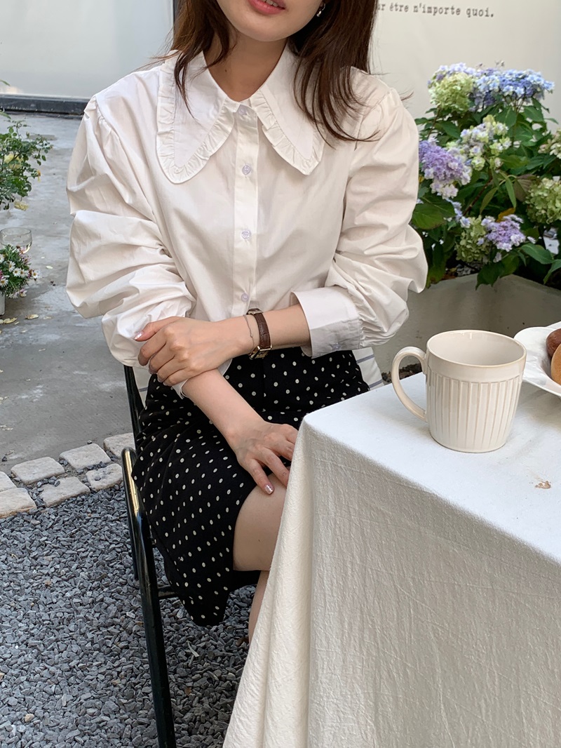 Actual shot of early spring new Korean style simple solid color fungus-edged baby collar puff sleeve loose shirt