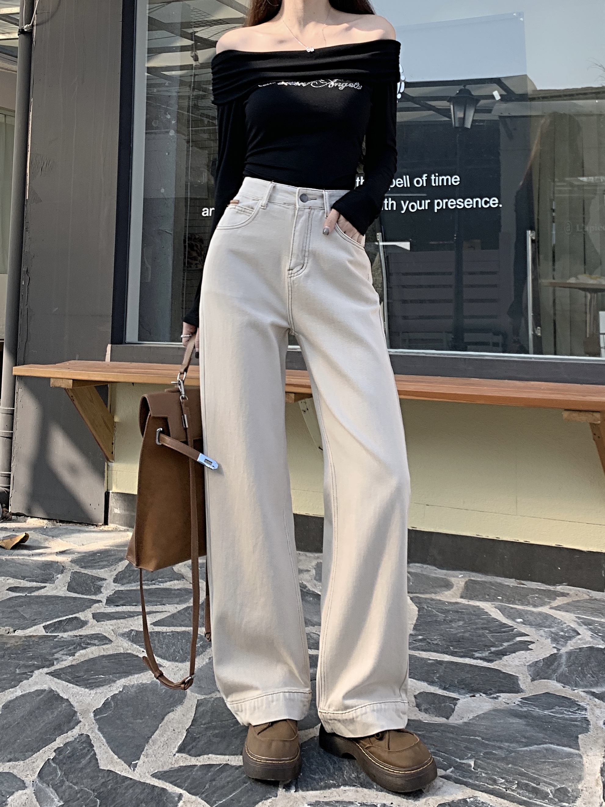 Real shot of off-white 2024 spring new high-waisted slimming wide-leg jeans for women slimming and versatile drapey narrow straight pants