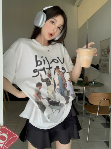 Official photo of Hong Kong style retro fashion printed loose, slim and versatile mid-length T-shirt for women