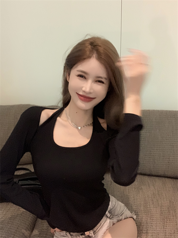 Real shot Hong Kong style fake two-piece halterneck black T-shirt for women spring design long-sleeved bottoming shirt hot girl