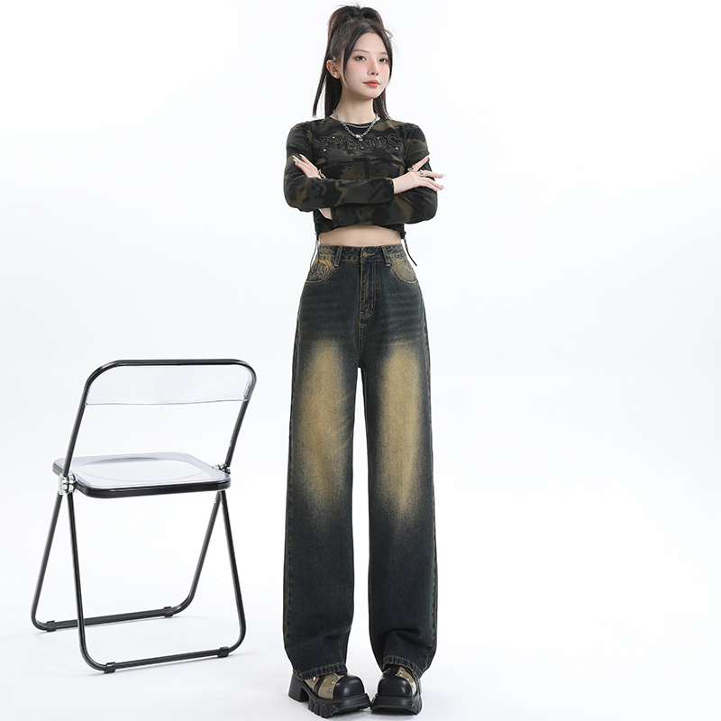 Actual shot of retro fashionable nostalgic heavy-duty washed high-waisted all-match micro-flare slim all-match jeans for women