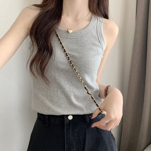 Real shot of I-shaped camisole vest for women in spring, autumn and winter solid color suit with sleeveless tight-fitting brushed bottoming shirt