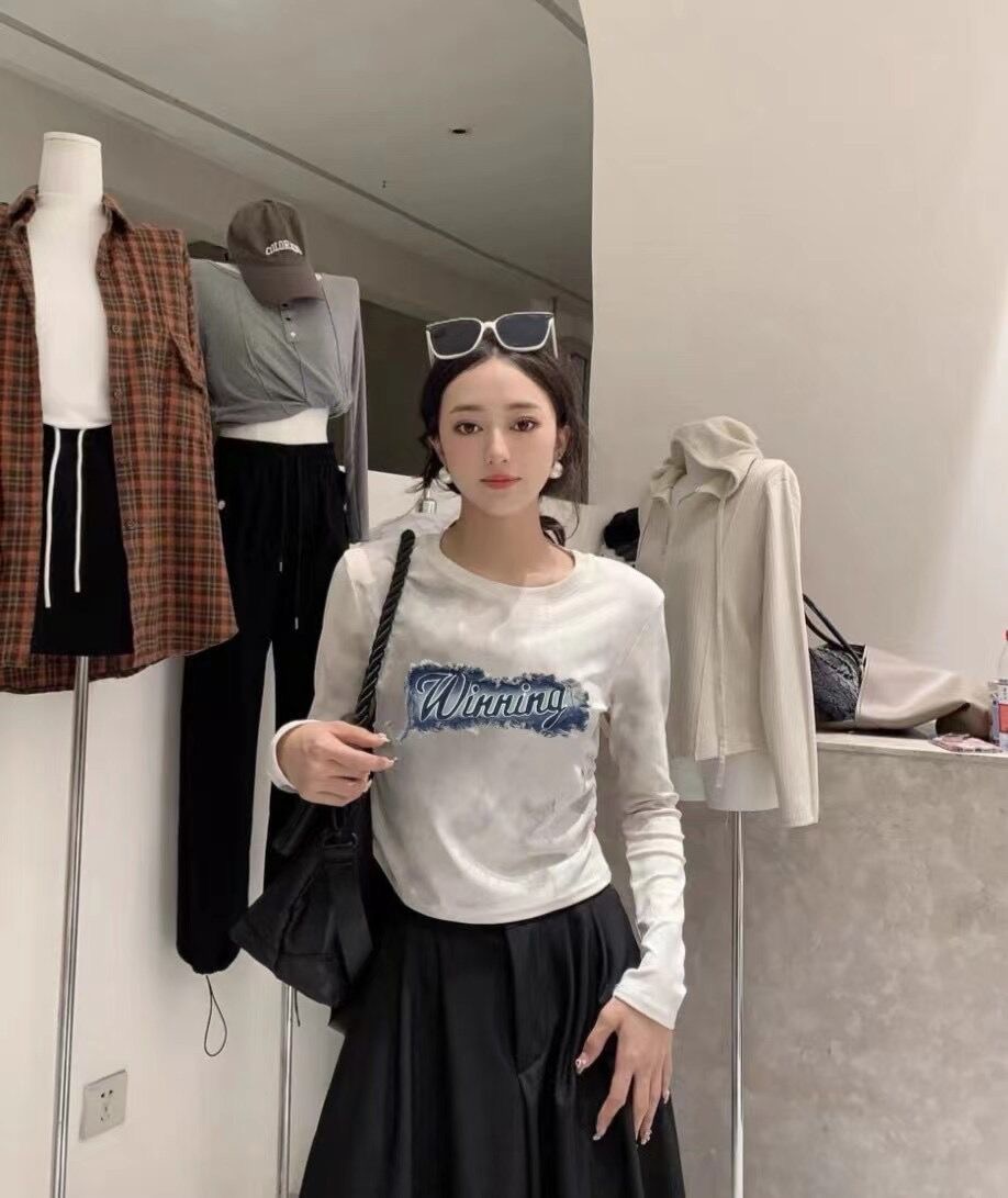 Spring and Autumn 2024 New Letter Embroidered Pleated Waist Round Neck T-shirt Slim Fit Long Sleeve Top for Women