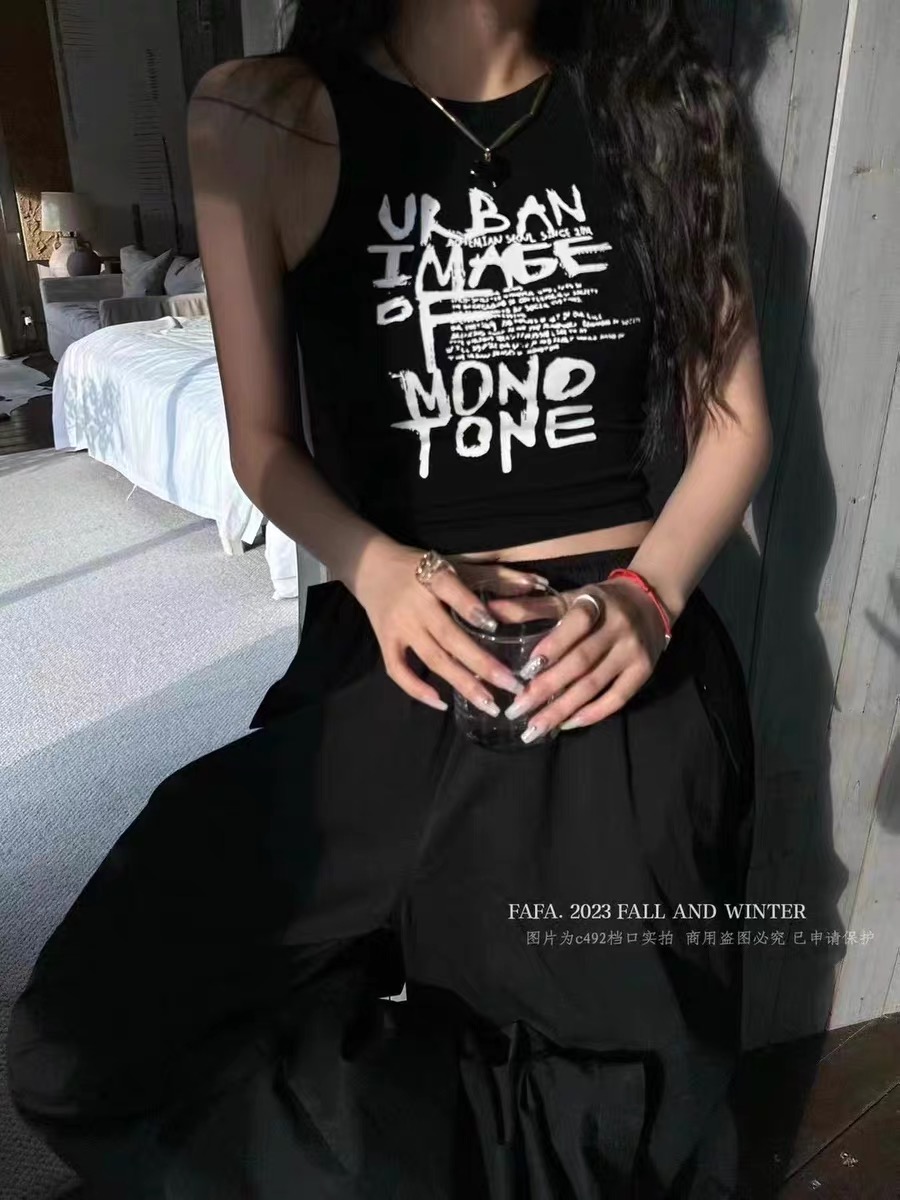 Hot girl high street style sleeveless top with overalls sexy off-shoulder racer vest for women summer outer wear bottoming suspenders