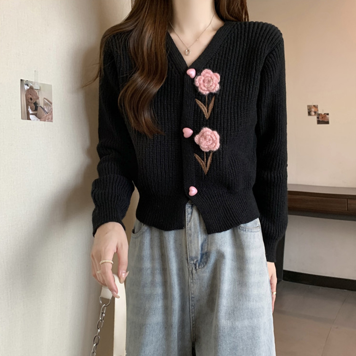 Quality Inspection Officer Picture Xiaoxiangfeng Embroidered Flower V-neck Knitted Cardigan Women's Autumn and Winter Short Waist Bottoming Right Shoulder Top