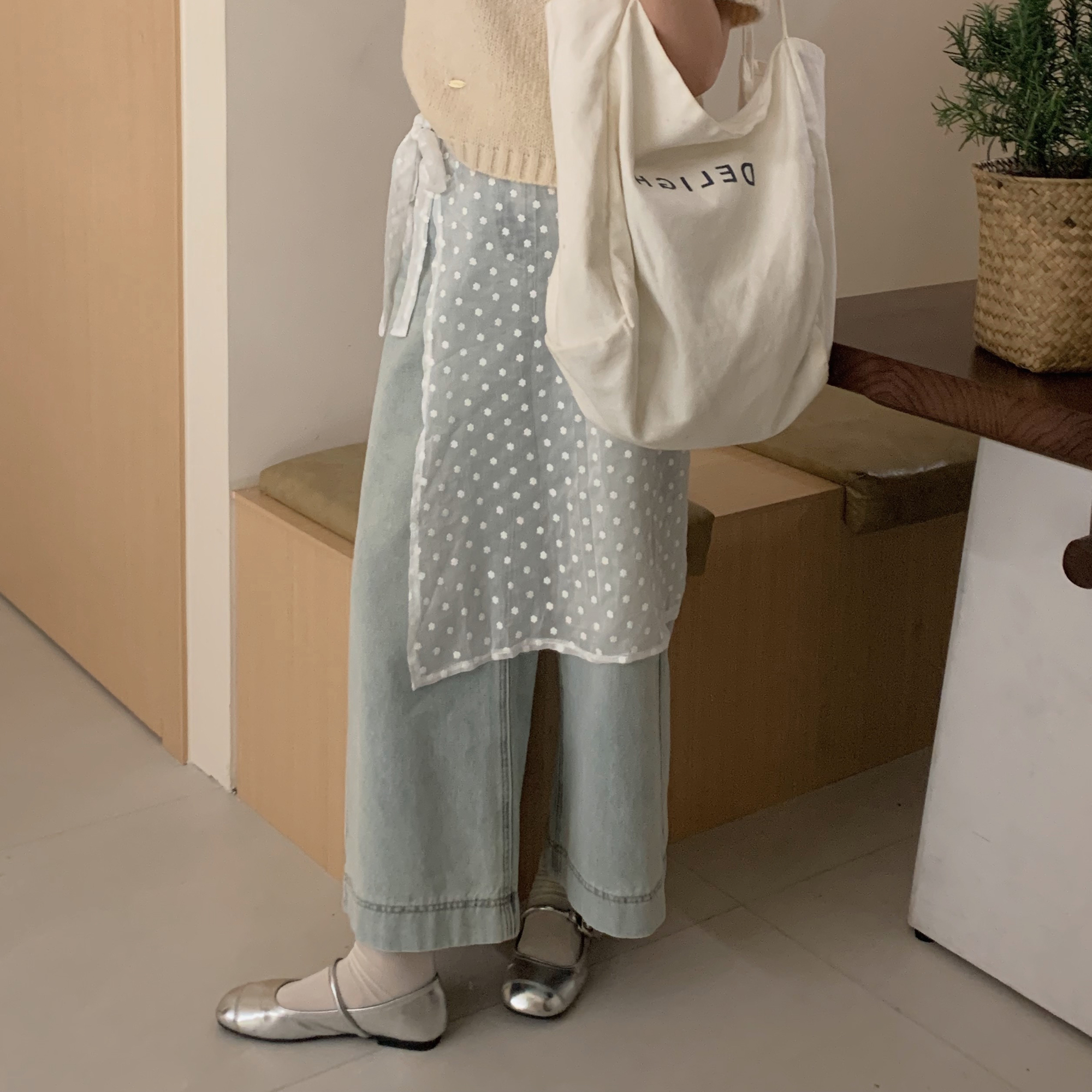 Actual shot Korean layered embroidery one-piece see-through skirt