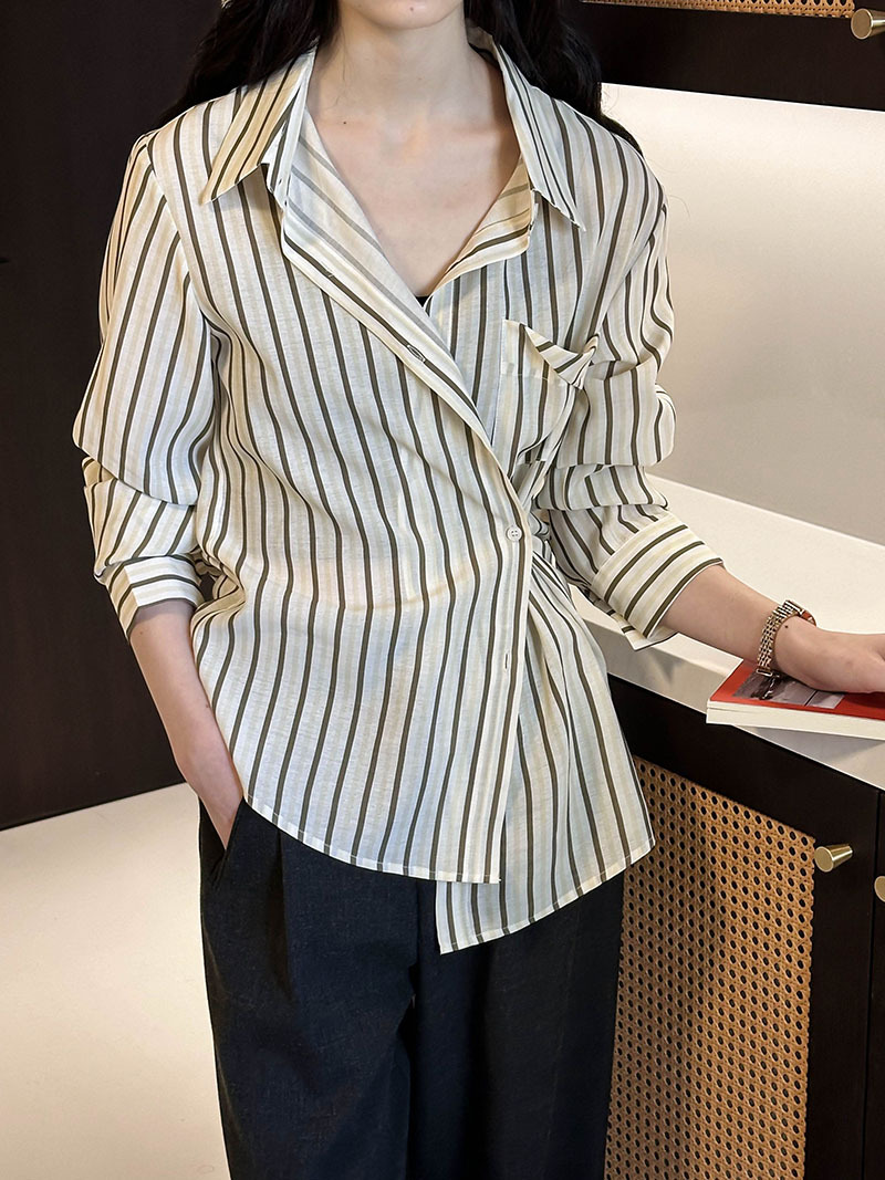 實拍~2024春季新款條紋襯衫女款韓系氣質不規則側扣設計感上衣