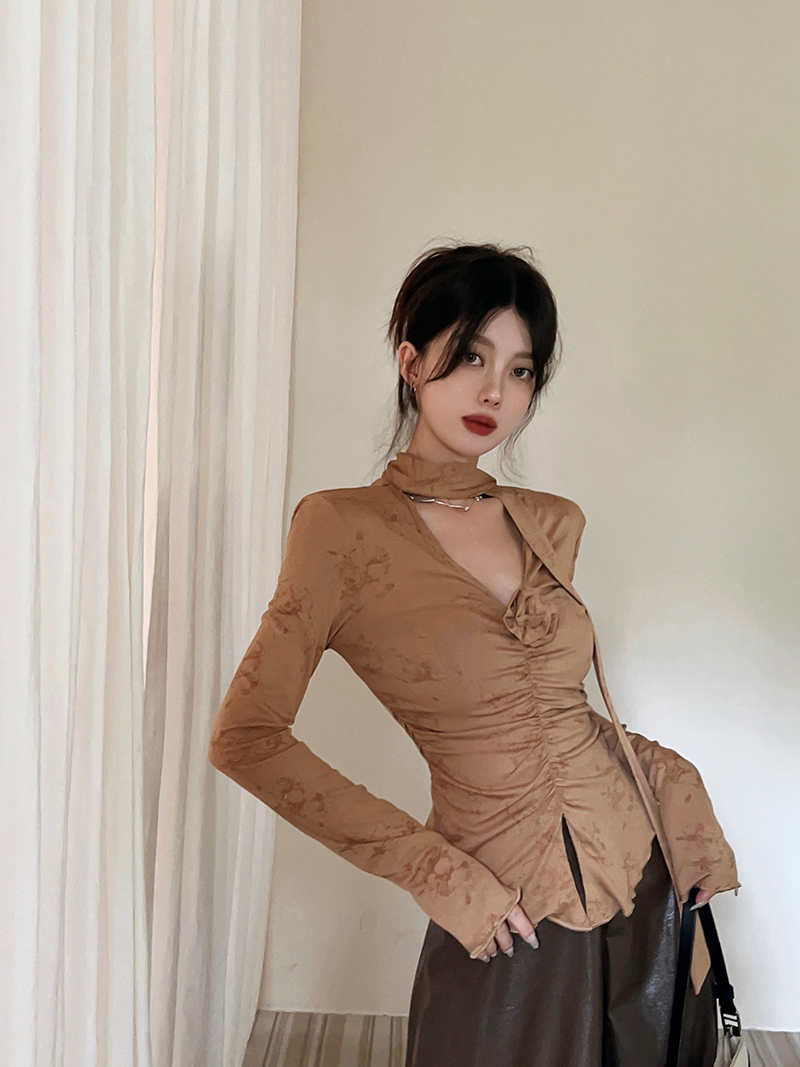 Actual shot of pleated flower v-neck slim fit long-sleeved top for women with design leather skirt two-piece set