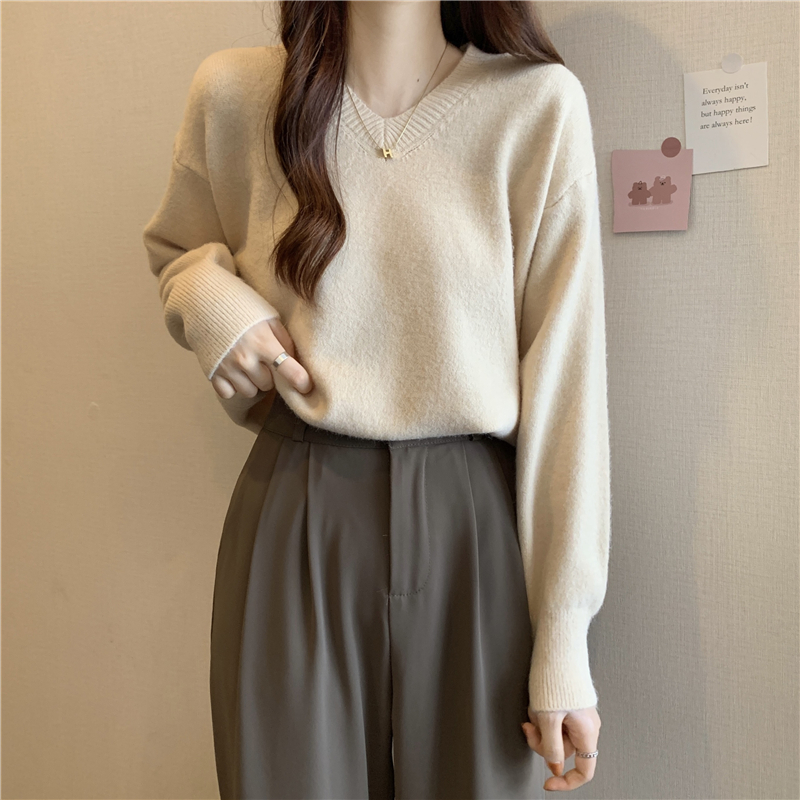 Actual shots of large quantities of new Korean style loose and versatile v-neck pullover knitted sweater solid color bottoming top for women