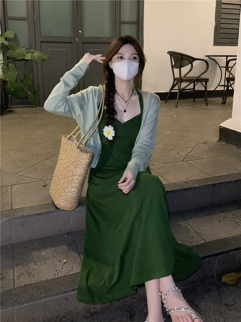 Actual shot of new long waist slimming halterneck dress for women French retro temperament skirt