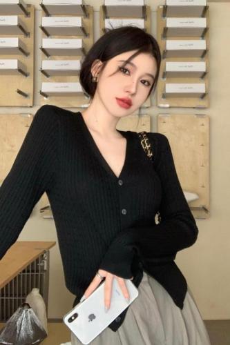 Actual shot of knitted cardigan, lazy style, versatile autumn Korean style long-sleeved V-neck temperament trousers two-piece set
