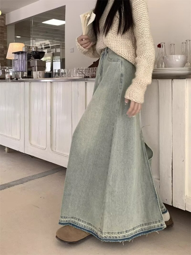 Retro raw edge denim skirt for women in winter, small, high-waisted and slim, versatile mid-length A-line long skirt with large hem