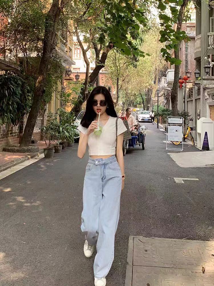 Spring and summer new style exquisitely tailored short high-waist girl v-neck knitted short-sleeved T-shirt