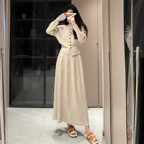 Knitted sweater suit dress for women autumn and winter 2024 new style inner long skirt high-end outfit complete set