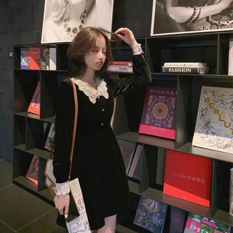 Spring new large size fat mm slimming lace splicing doll collar velvet dress to reduce age Hepburn style little black dress
