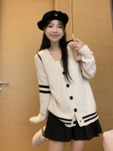 Real shot Japanese retro striped loose outer wear lazy design niche knitted cardigan sweater