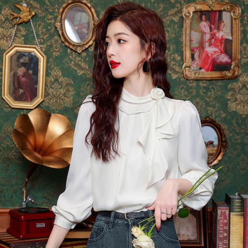 Real shot of high-quality satin 2024 early spring new retro ladylike temperament and high-end ruffled top with long sleeves