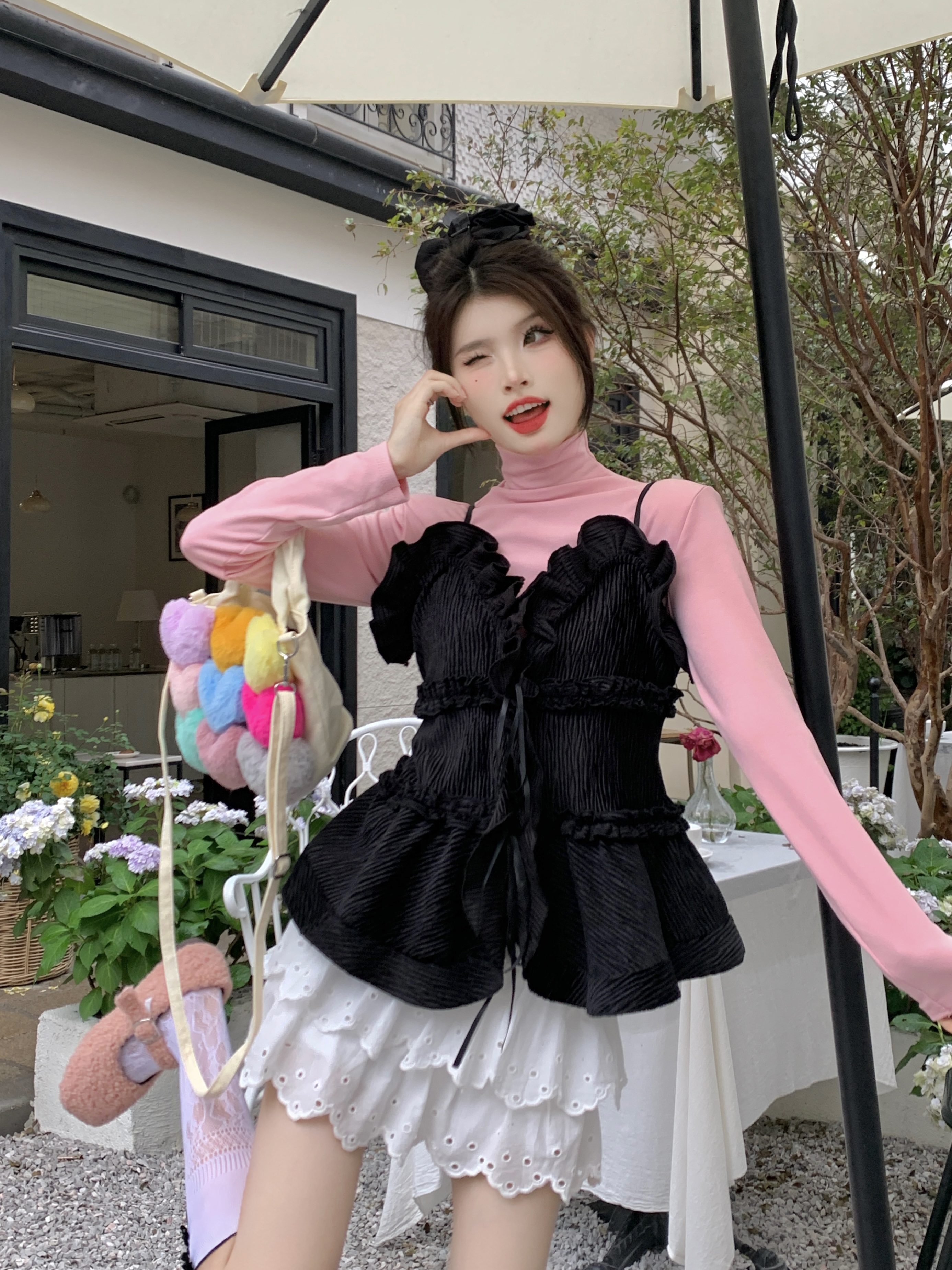 Real shots of beautiful breast-type outfits, women's bottoming shirts, new autumn and winter suspender tops, two-piece set