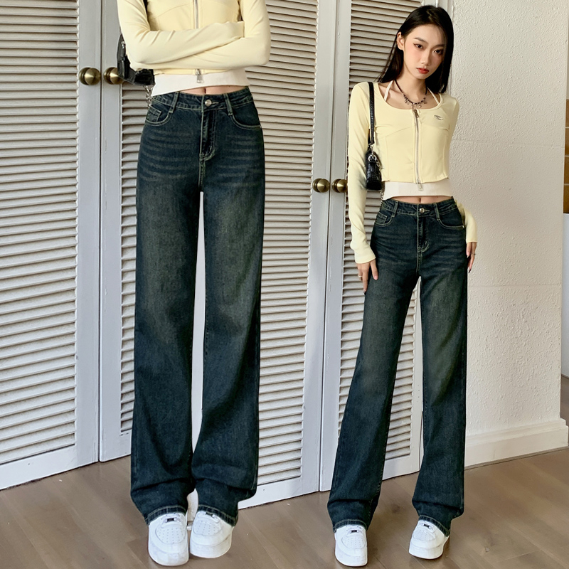 Real shots of 2024 early spring fashion trends high-waisted wide-leg straight retro jeans for women