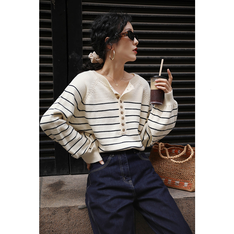 Design niche women's early autumn new French striped sweater long-sleeved top loose pullover sweater