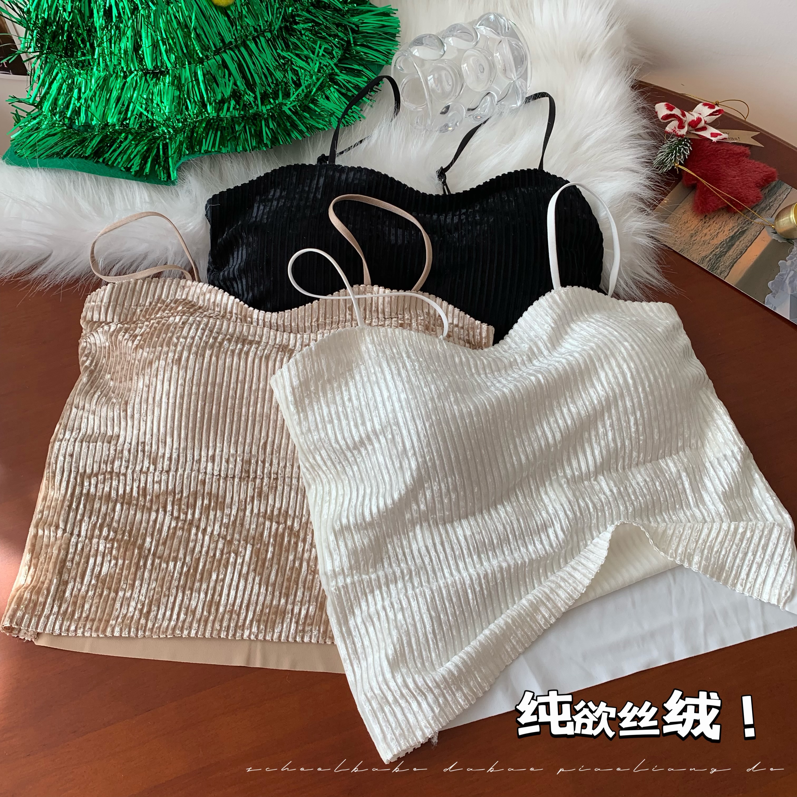 Real shot of gold velvet vertical striped suspenders for autumn and winter, new style of soft and sexy tight-fitting vest for outer wear
