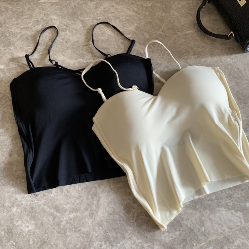 Real shot of 2024 early spring ice silk inner sports camisole for women with slim and beautiful back, tube top and outer wear for women with breast wrapping