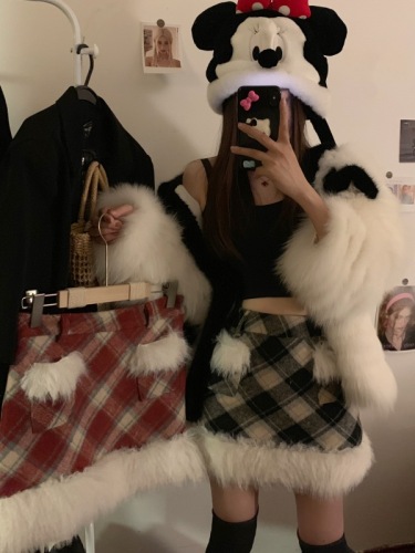 Real shot of red retro plaid woolen stitching fur skirt hot girl high waist A-line hip skirt