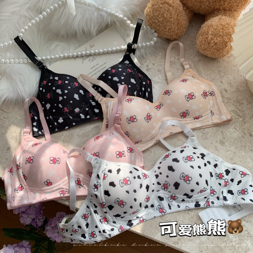 Real shot of cute printed underwear for girls without wires, comfortable and breathable small breast push-up student bra