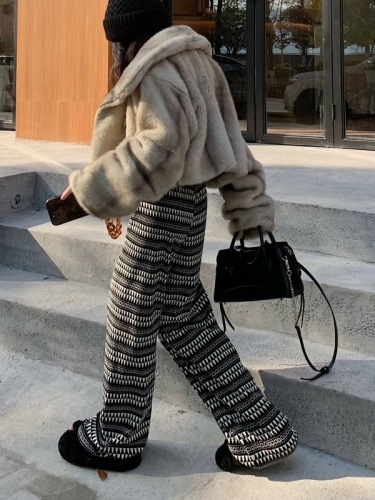 Actual shot of winter thickening new fashion street contrasting color elastic waist loose casual floor mopping pants for women