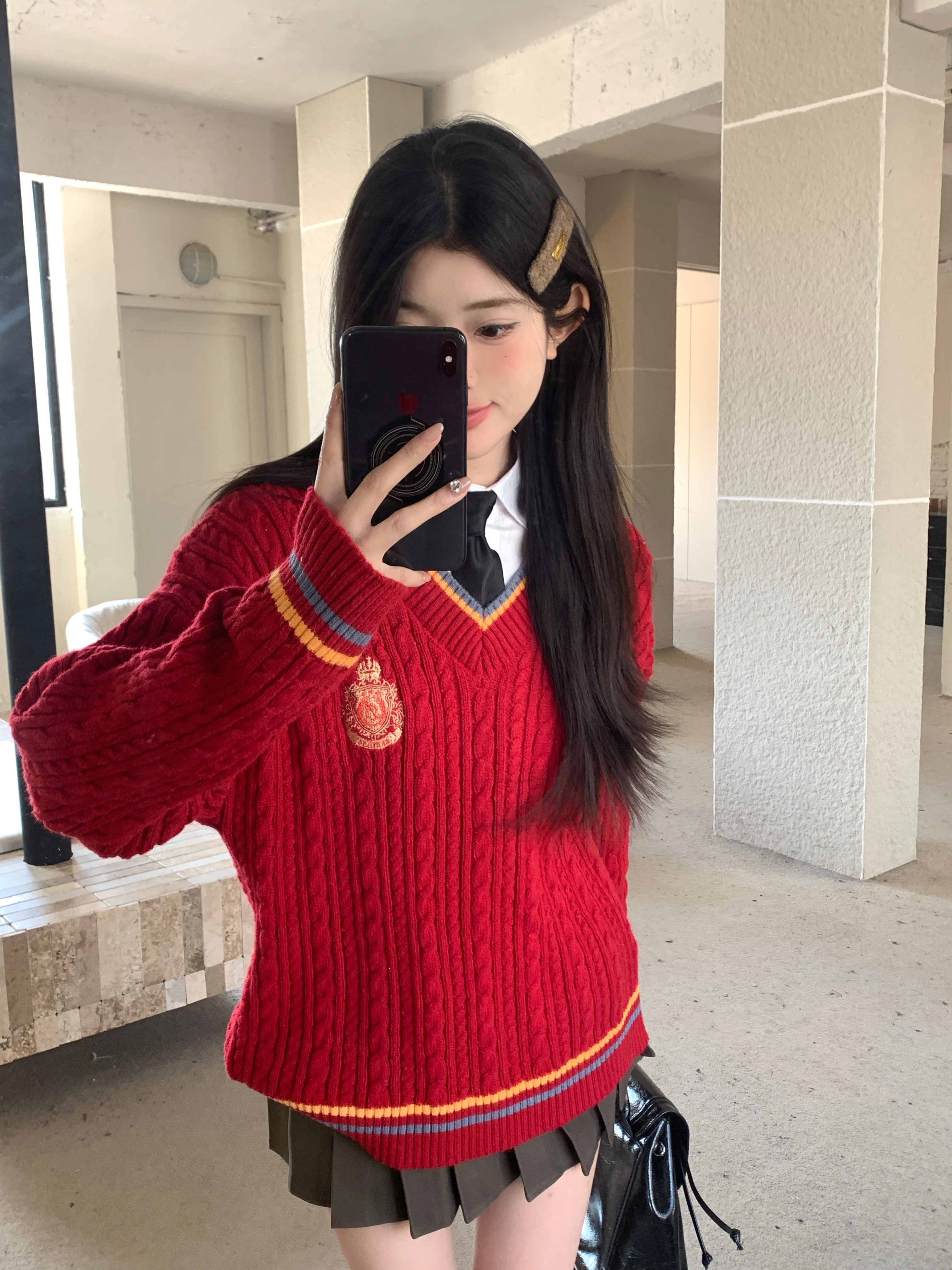 Real shot of retro college style V-neck twist loose long-sleeved knitted sweater + long-sleeved shirt inside the lapel