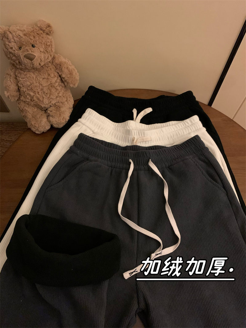 Real shot of plus velvet and thickened corduroy straight pants, casual and versatile, slim and drapey, wide-leg pants that mop the floor
