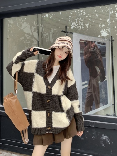 Real shot of fufu soft waxy sweater for women in autumn and winter lazy style retro knitted sweater cardigan jacket top