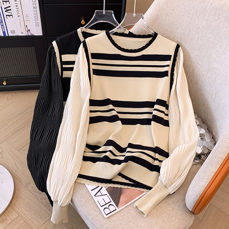 Real shot of plus size women's clothing 2024 spring new design retro puff sleeves striped stitching fake two-piece sweater