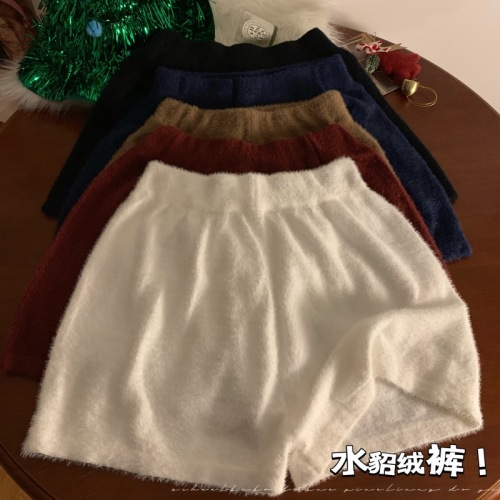 Real shots of autumn and winter imitation mink velvet leggings for women, high-waisted sexy furry shorts, versatile pants for hot girls, students