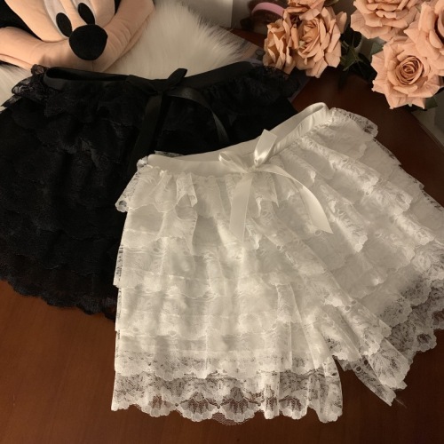 Real shot of pure desire white lace cake skirt safety pants anti-exposure safety pants can be worn outside jk bottoming shorts