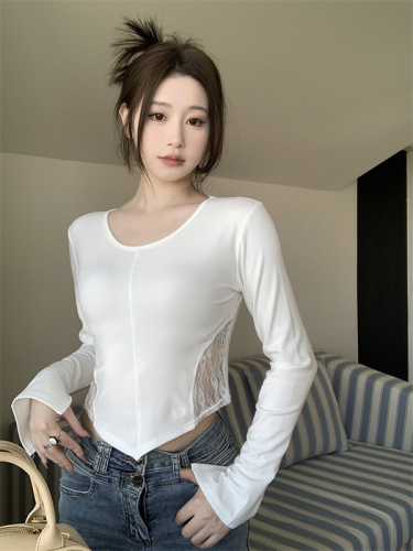 Actual shot of new spring style irregular design and unique white slimming T-shirt bottoming shirt