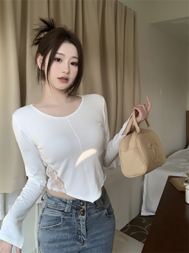 Actual shot of new spring style irregular design and unique white slimming T-shirt bottoming shirt