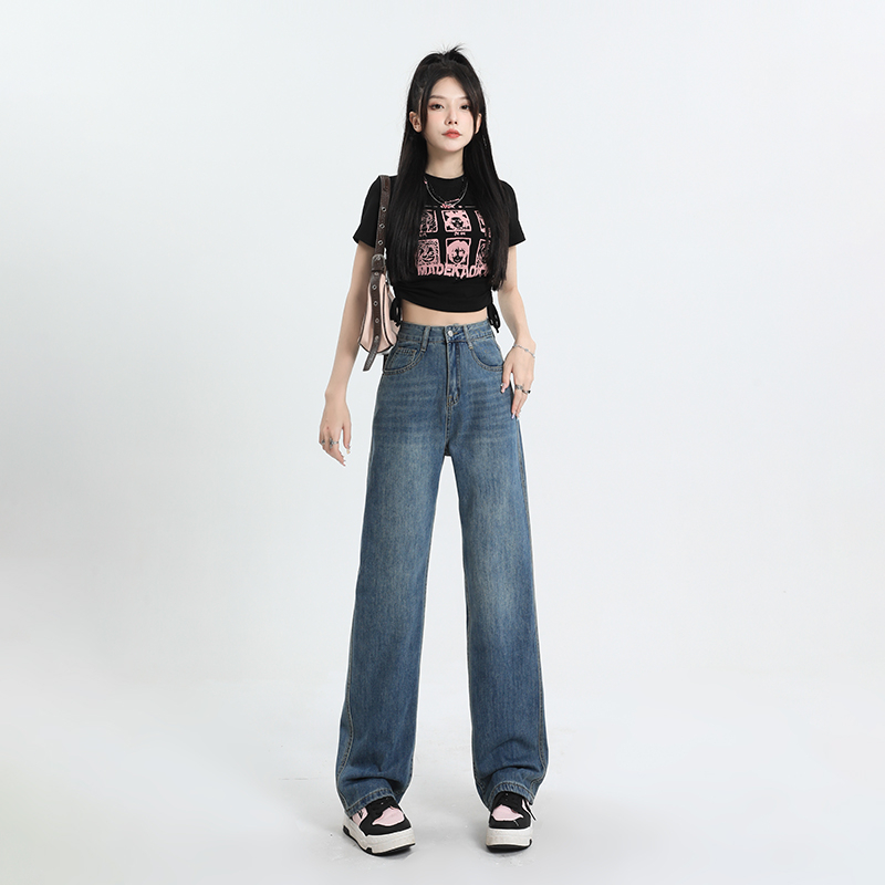 Actual shot of 2024 wide-leg jeans for women, new style, loose, high-waisted and drapey, versatile floor-length straight trousers