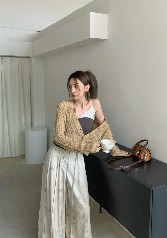 Real shot of retro Korean style slimming spliced ​​sling
