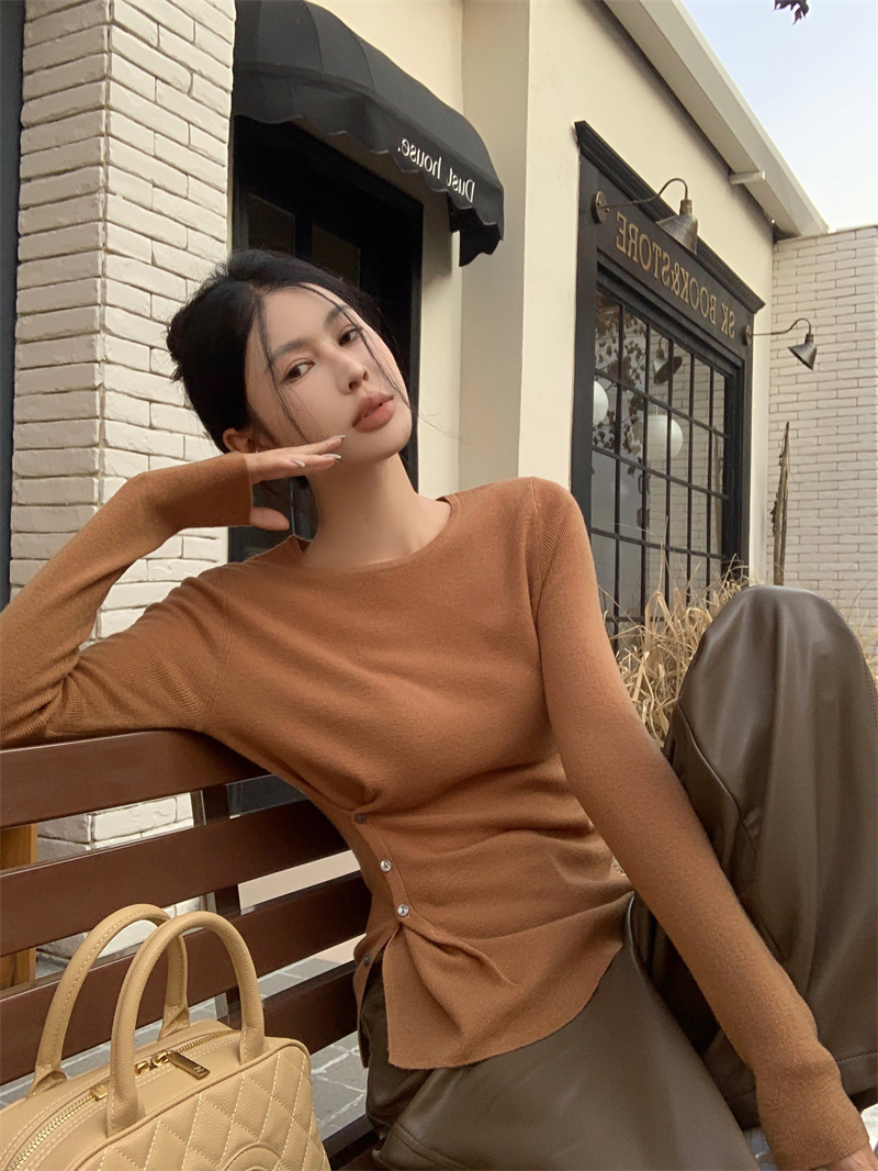 Actual shot of new autumn and winter soft, delicate, slimming waist sweater and sweater