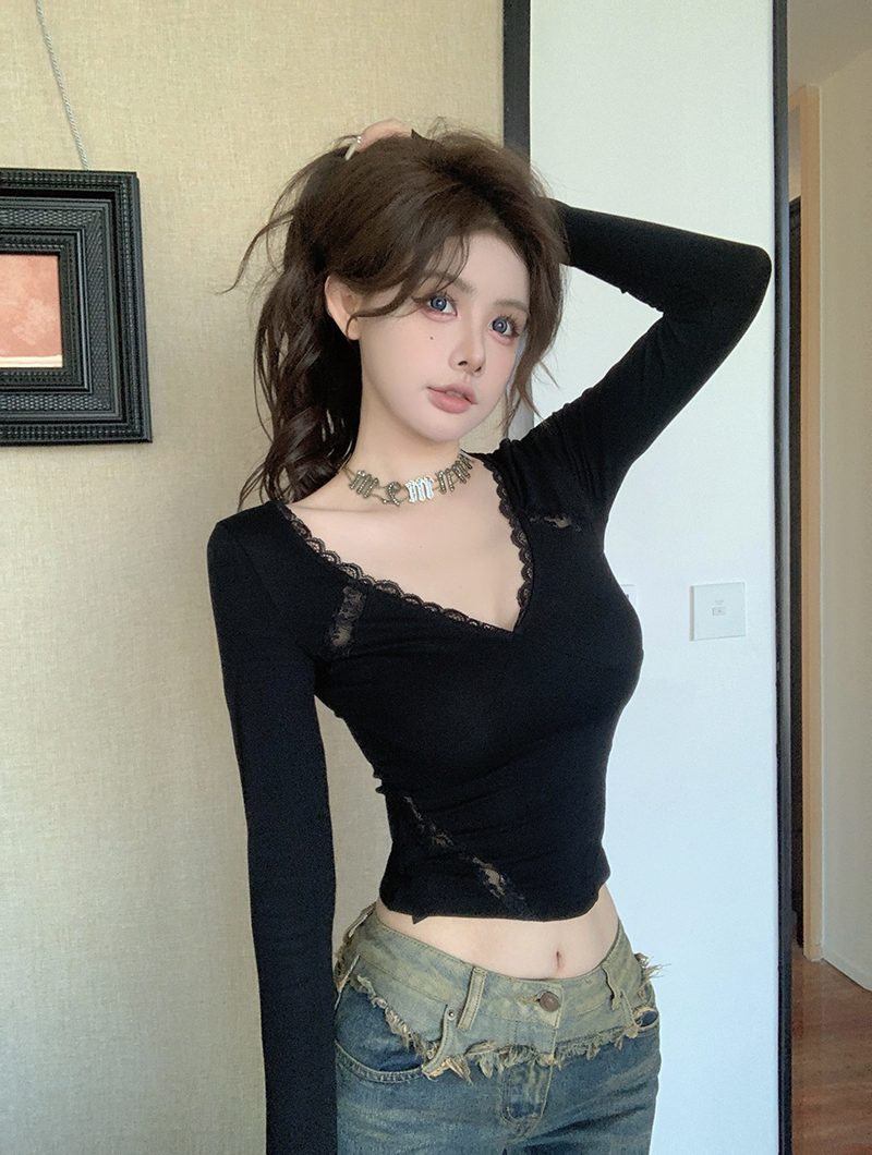 Real shot of black ambiguous atmosphere V-neck lace knit top