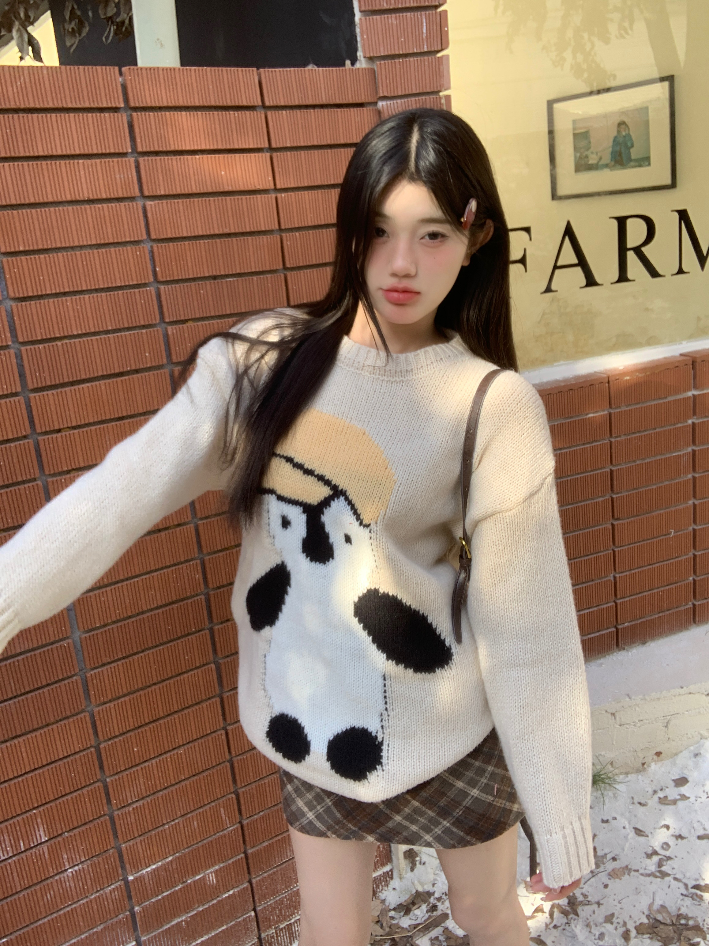 Actual shot of new winter versatile and fashionable little yellow hat penguin loose round neck long-sleeved pullover sweater for women