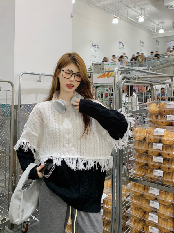 Real shot of Korean style tassel splicing loose pullover sweater for women in autumn, versatile lazy style mid-length sweater