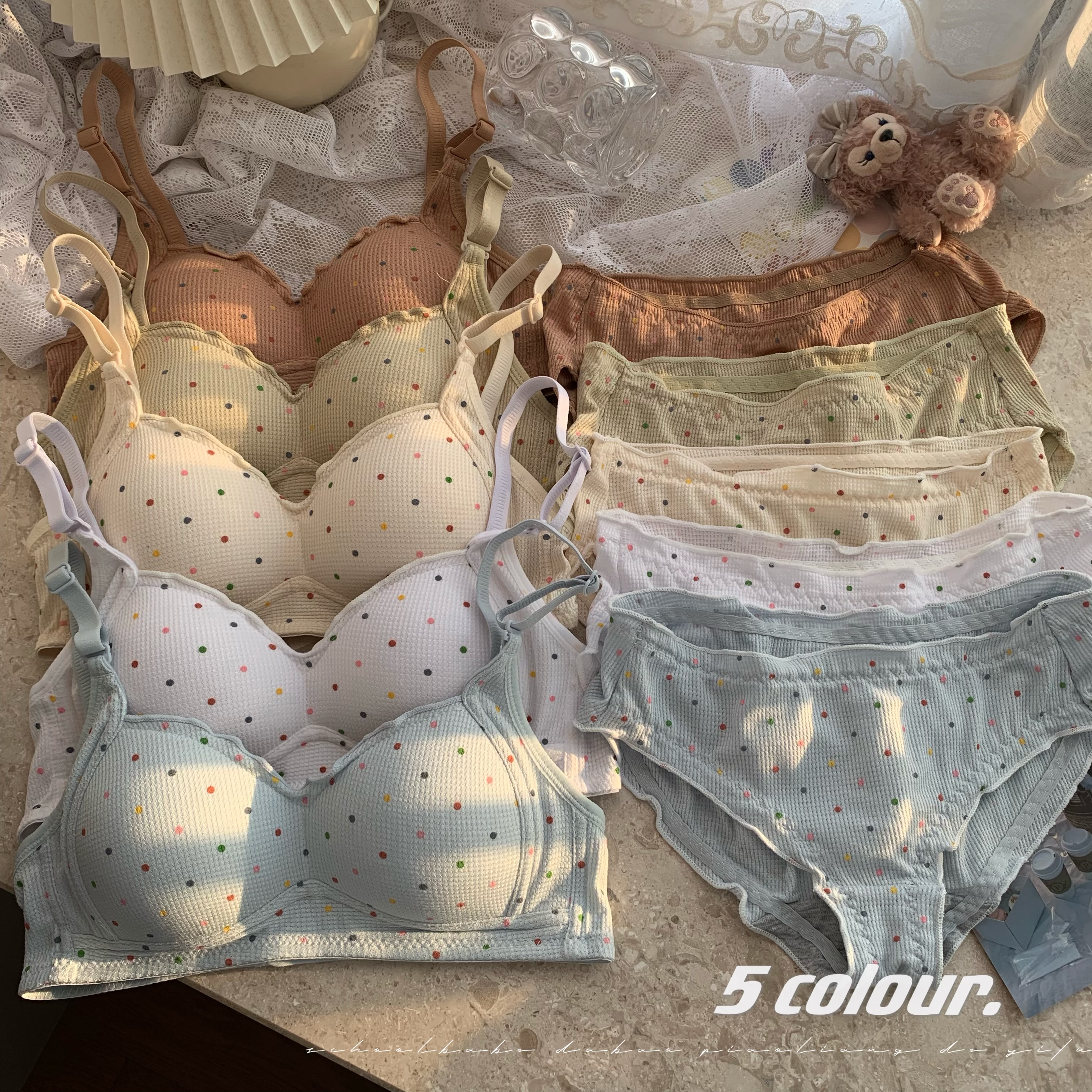 Real shot of Japanese sexy white polka-dot push-up bra set without rims, girl bra, breast-retracting underwear