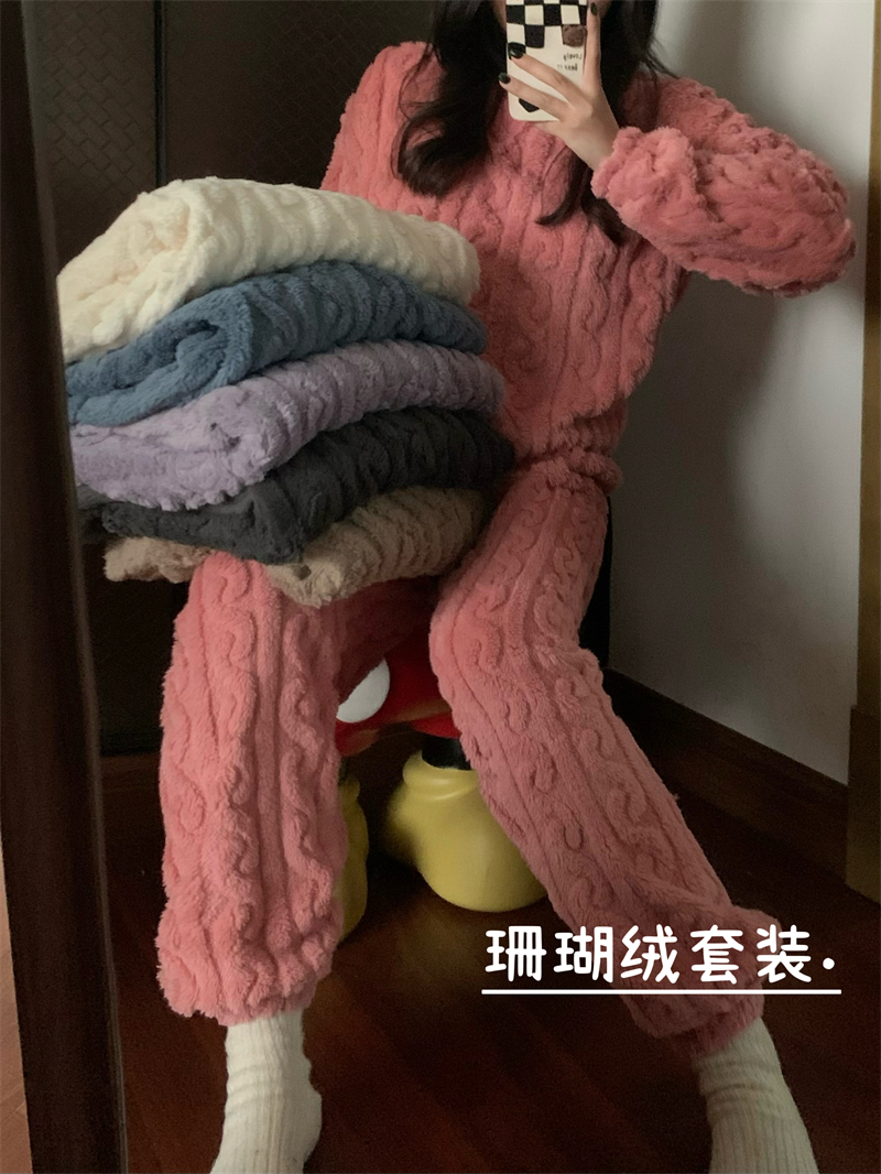 Real shot of thickened velvet and hemp pattern sweet home clothes coral velvet warm pajamas and pajamas set