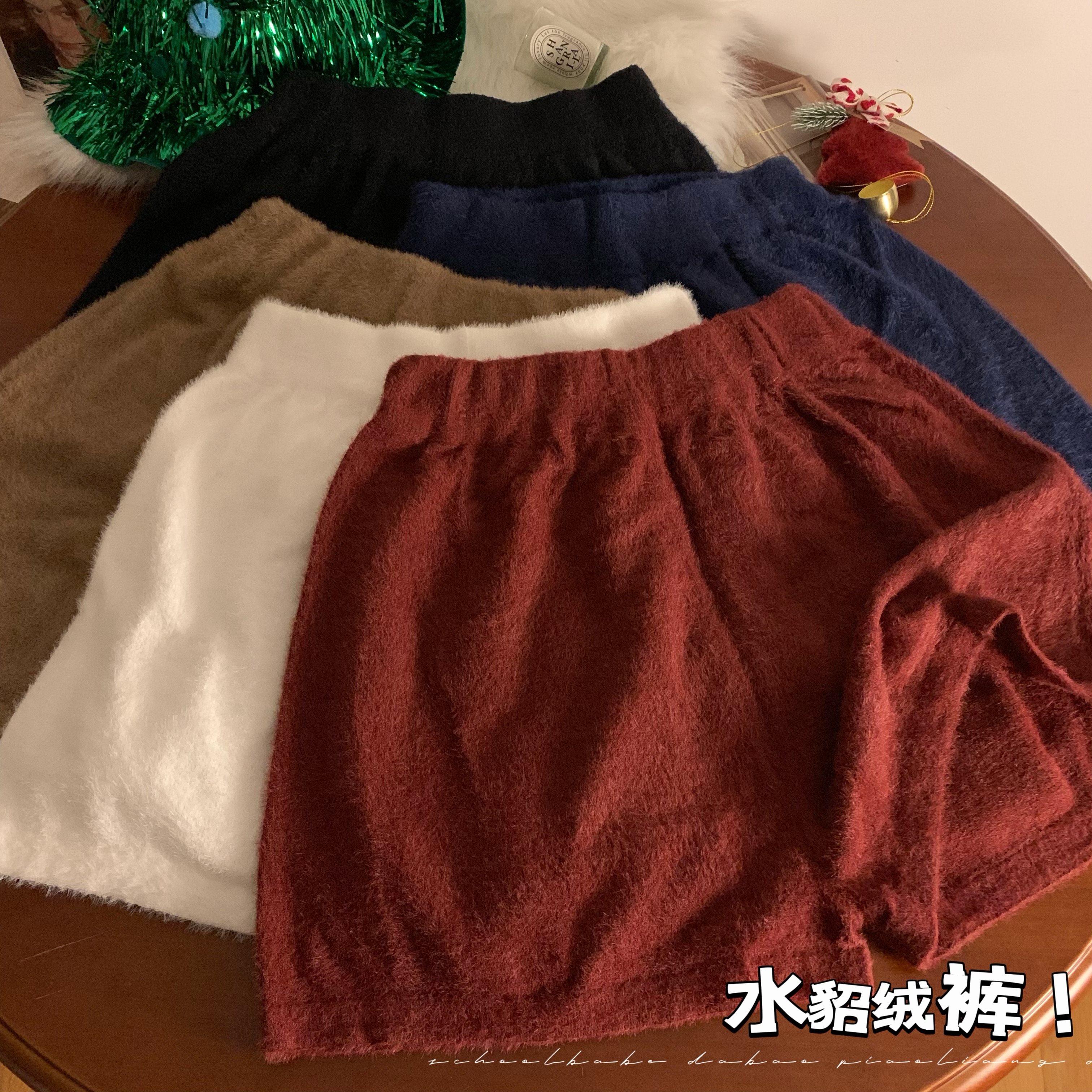 Real shots of autumn and winter imitation mink velvet leggings for women, high-waisted sexy furry shorts, versatile pants for hot girls, students