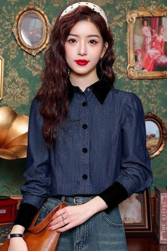 Real shot of fashionable contrasting color splicing velvet collar denim long-sleeved shirt for women with puff sleeves and loose design niche tops